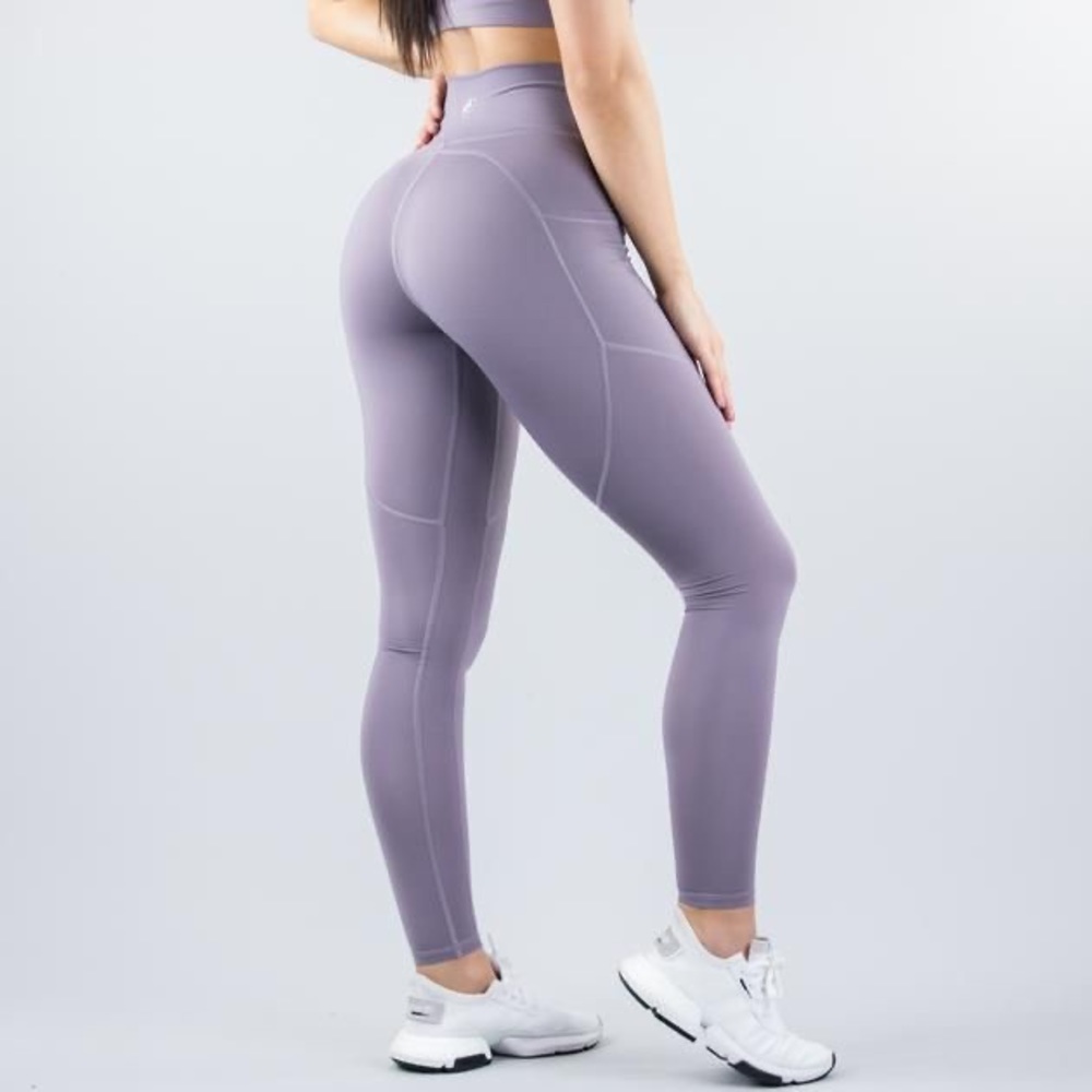 Alphalete meridian leggings size M
